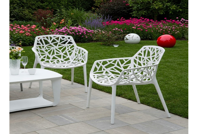 Poltrone da Giardino in Plastica: Comfort e Stile Outdoor